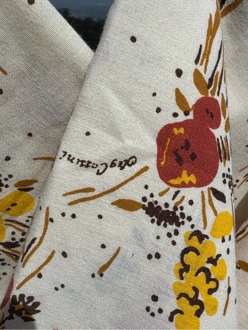 Vintage mid century Oleg Cassini  Floral Brown Yellow Napkin Set